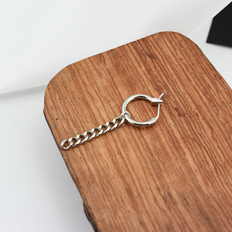 Khuyên tai chuỗi xích titan không gỉ đơn giản unisex