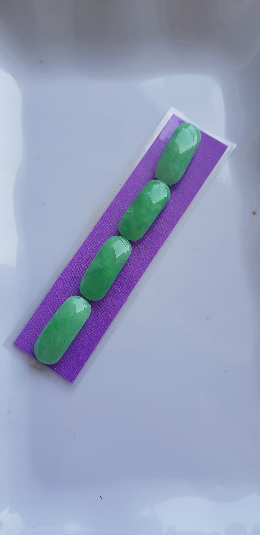 Bộ Lắc Tay Yên Ngựa Mới 4 viên Xanh Ngọc Tươi đều bóng đẹp Size Dài 20mm x Ngang 9mm x cao 3mm Đá Ngọc Cẩm Thạch tự nhiên Nữ mệnh mộc hỏa thủy bọc vàng đeo đẹp sang món quà tặng ý nghĩa gửi đến Mẹ và người thân ạ