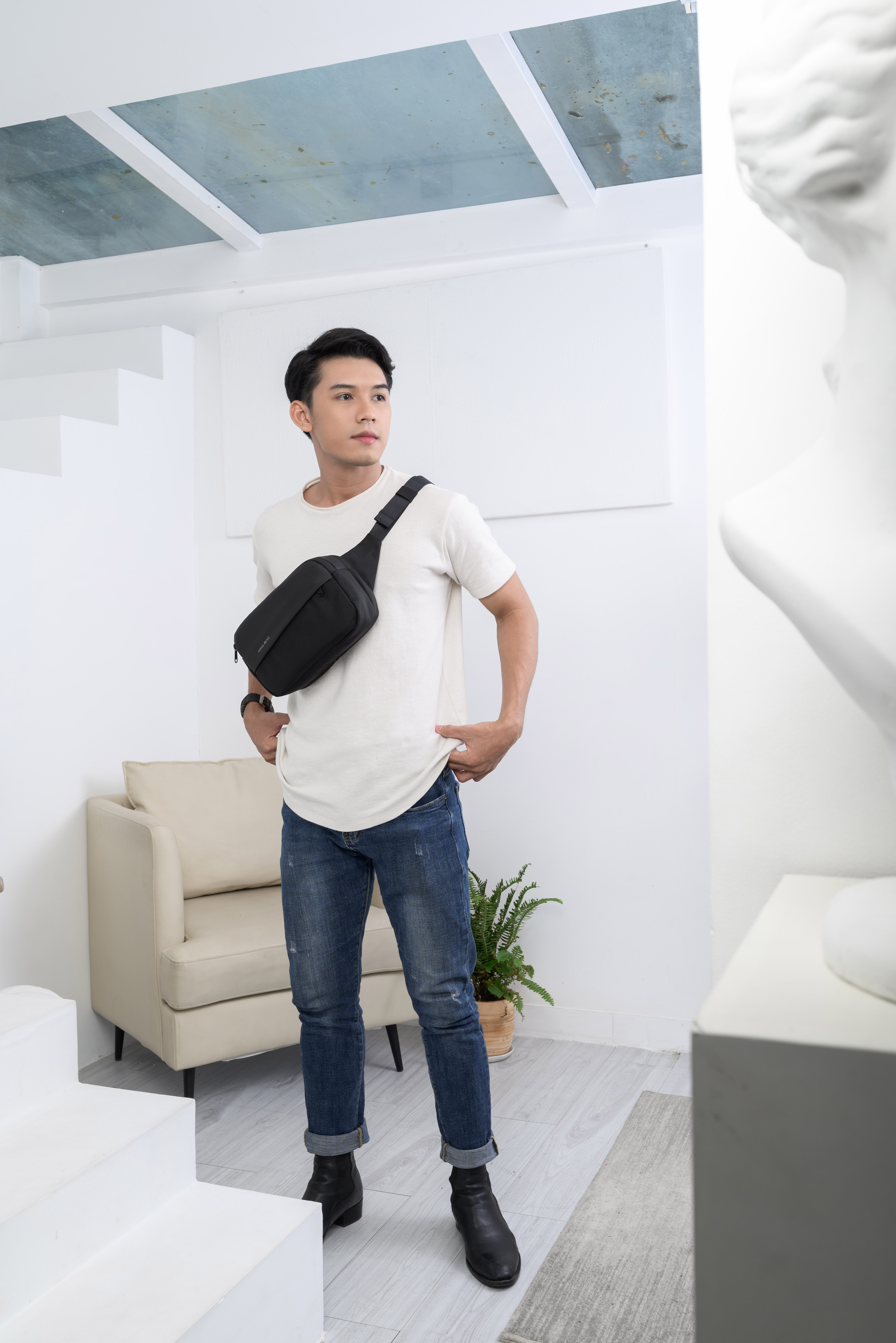 Túi đeo chéo thời trang KINGBAG BAMBOO nhiều ngăn, vải kháng nước tốt, khóa YKK, màu đen - Hàng chính hãng