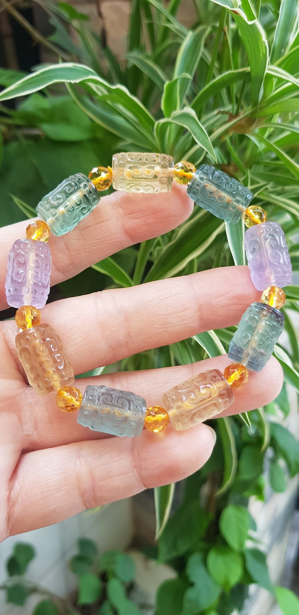 Vòng Tay nữ charm cao cấp Đá Fluorit tự nhiên đa sắc màu kiểu hạt 10mm phối tròn đẹp sang các Chị đeo xinh tay may mắn tài lộc cả năm ạ
