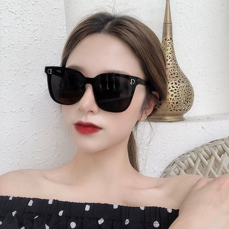 Kính râm đen gọng to ,kính mát unixsex nam nữ Hàn Quốc phụ kiện thời trang phong cách hiện đại , kèm hộp đựng sang trọng