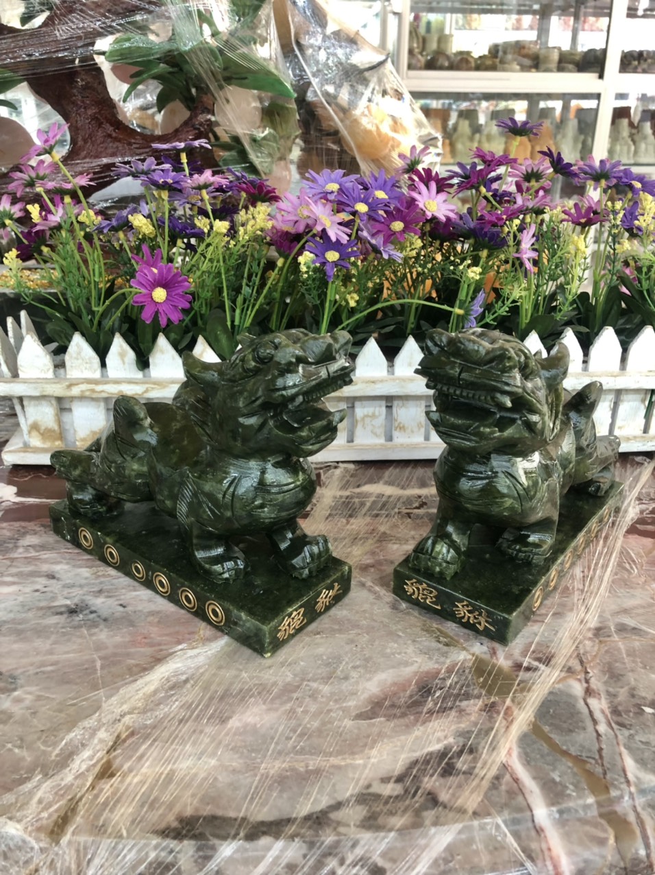 Cặp Tỳ Hưu phong thủy đá ngọc serpentine có đế - Dài 17 cm