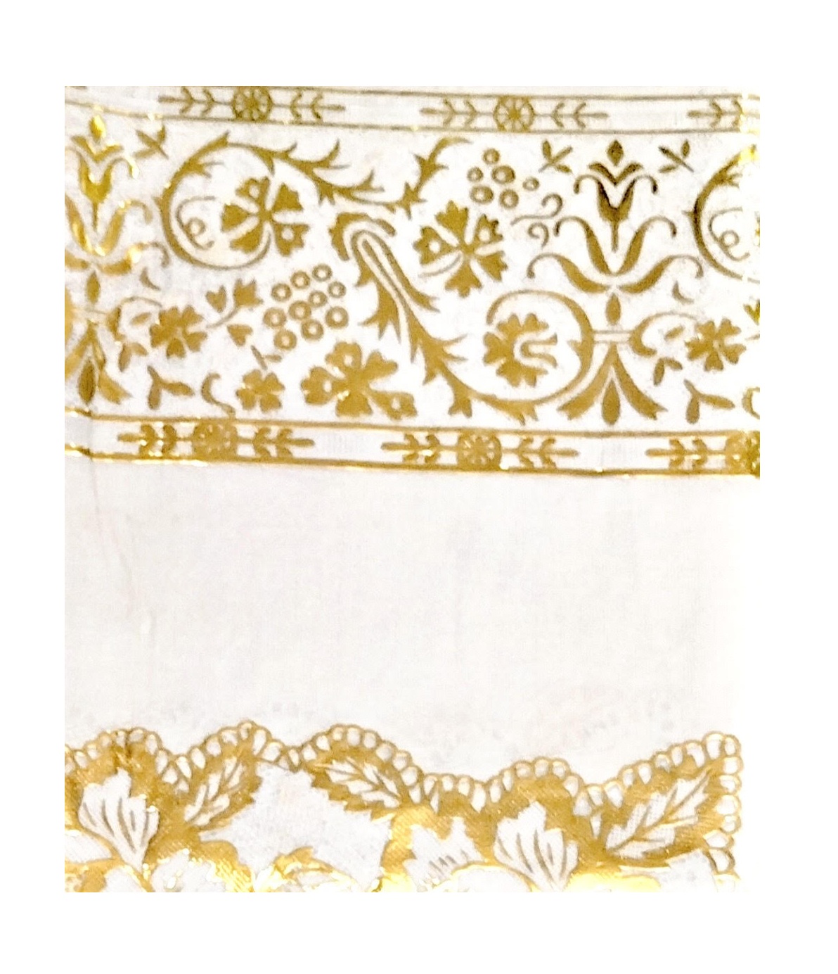 Khăn trải bàn PAULEE WLG-751 hoa văn nhũ vàng (152cm x 228cm)