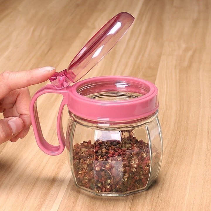 Lọ Đựng Gia Vị Thủy Tinh 5 Món, Bộ Hũ Đựng Gia Vị Màu Hồng Trong Suốt Cực Đẹp Sang Trọng Có Tay Cầm.
