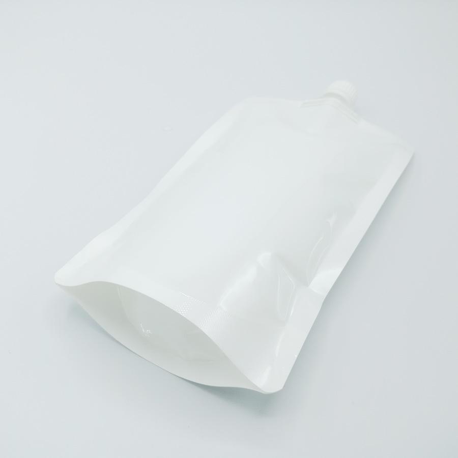 Túi đáy đứng có vòi đựng chất lỏng 500ml màu trắng sữa (50 túi)