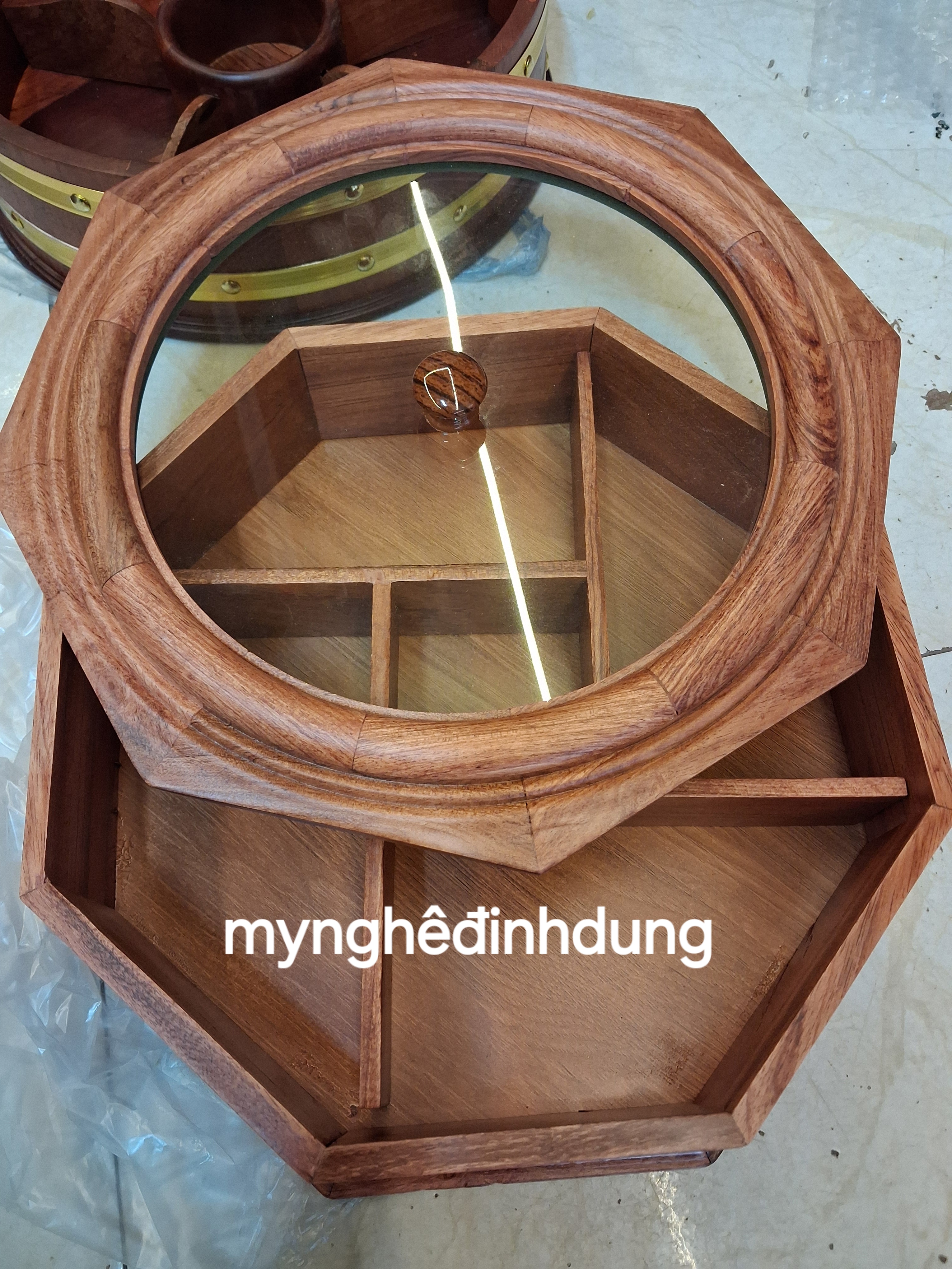 Khay mứt tết bằng gỗ hương đá đẹp long lanh