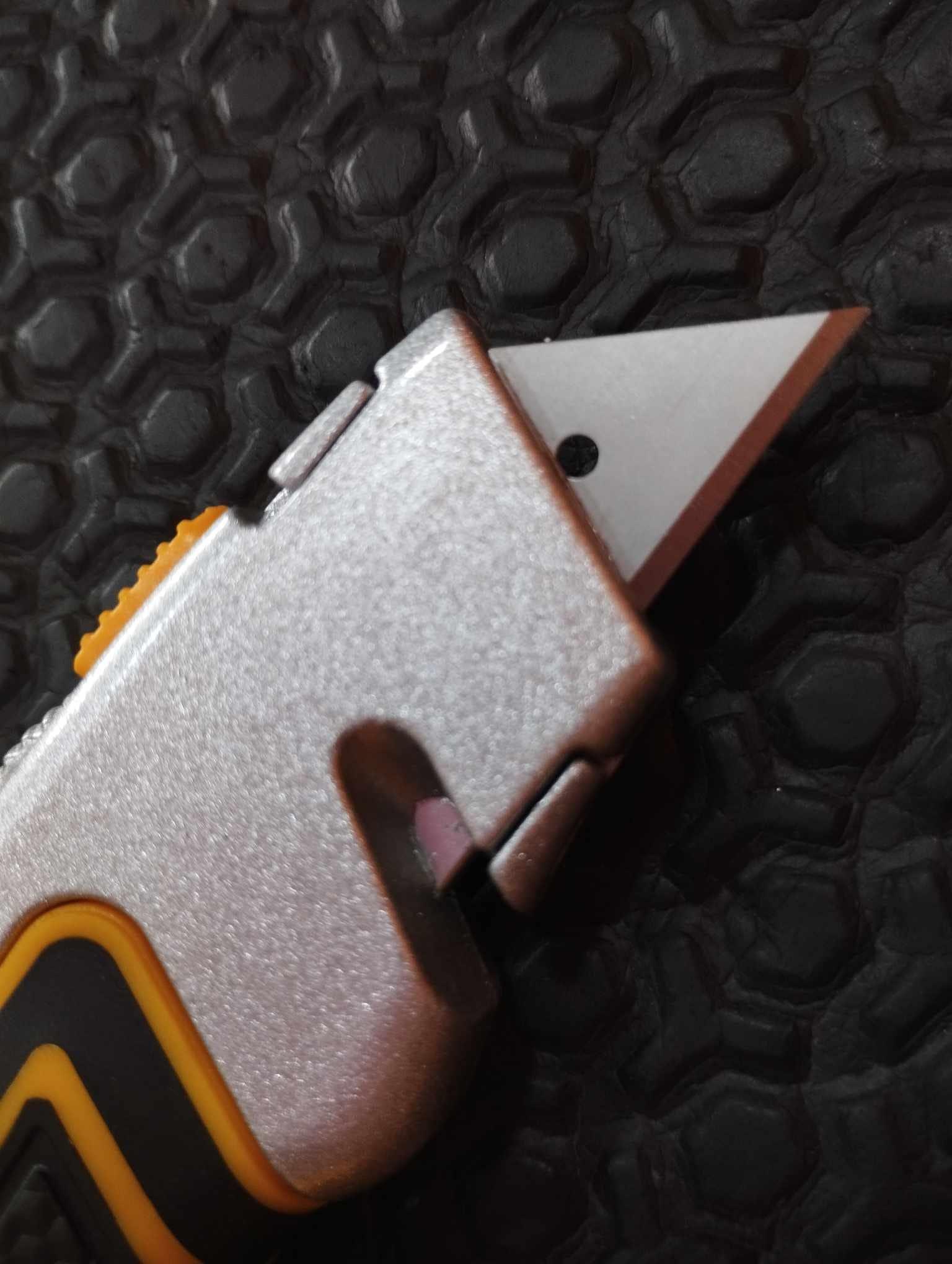 DAO CẮT RỌC ĐA NĂNG INGCO HUK6128 - HÀNG CHÍNH HÃNG