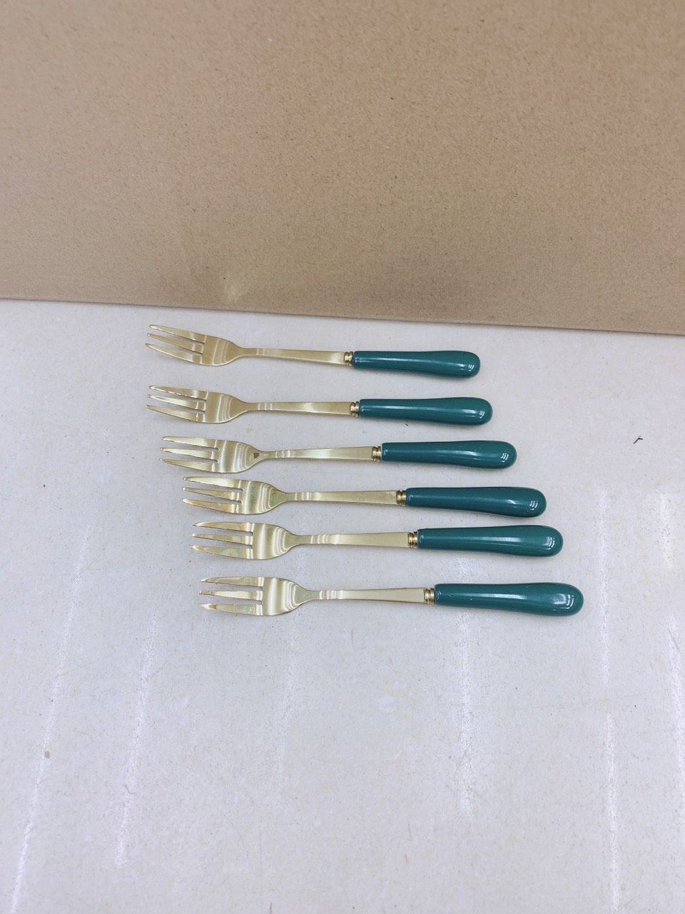 BỘ 6 DĨA ĂN HOA QUẢ CÁN SỨ CAMELIA THÂN KIM LỌI MẠ VÀNG CAO CẤP - ANTH423