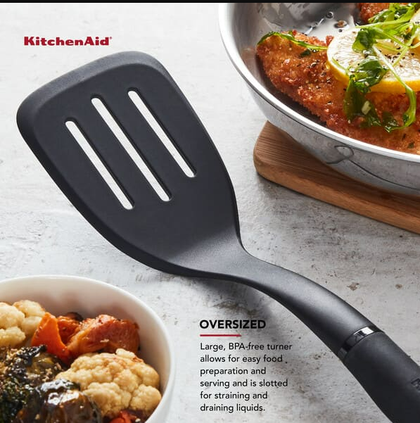 KitchenAid - Xẻng có rãnh Coreline màu đen