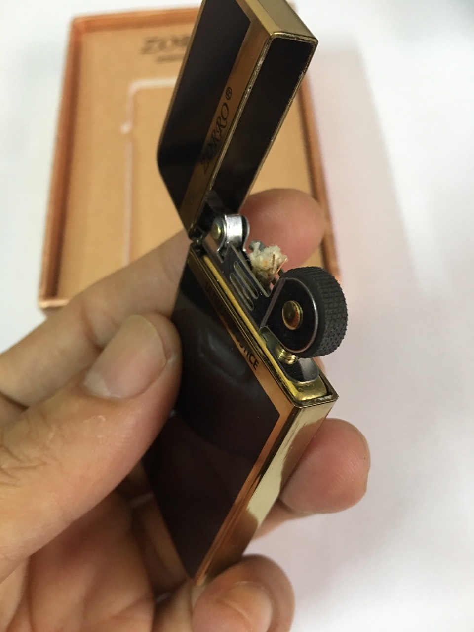 Vỏ Hột Quẹt Bật Lửa Zorro ZC5 Sơn Mài Bóng Viền Vàng Cao Cấp