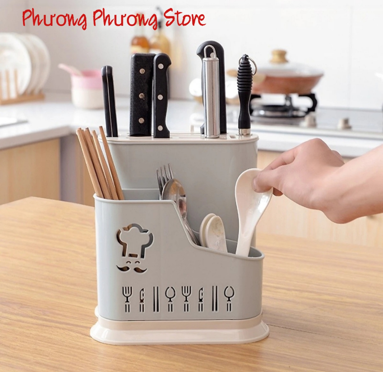 Ống Đựng Đũa Thìa Có Móc Treo Kèm Khay Cắm Dao Kéo Nhựa VN ( giao màu ngẫu nhiên )