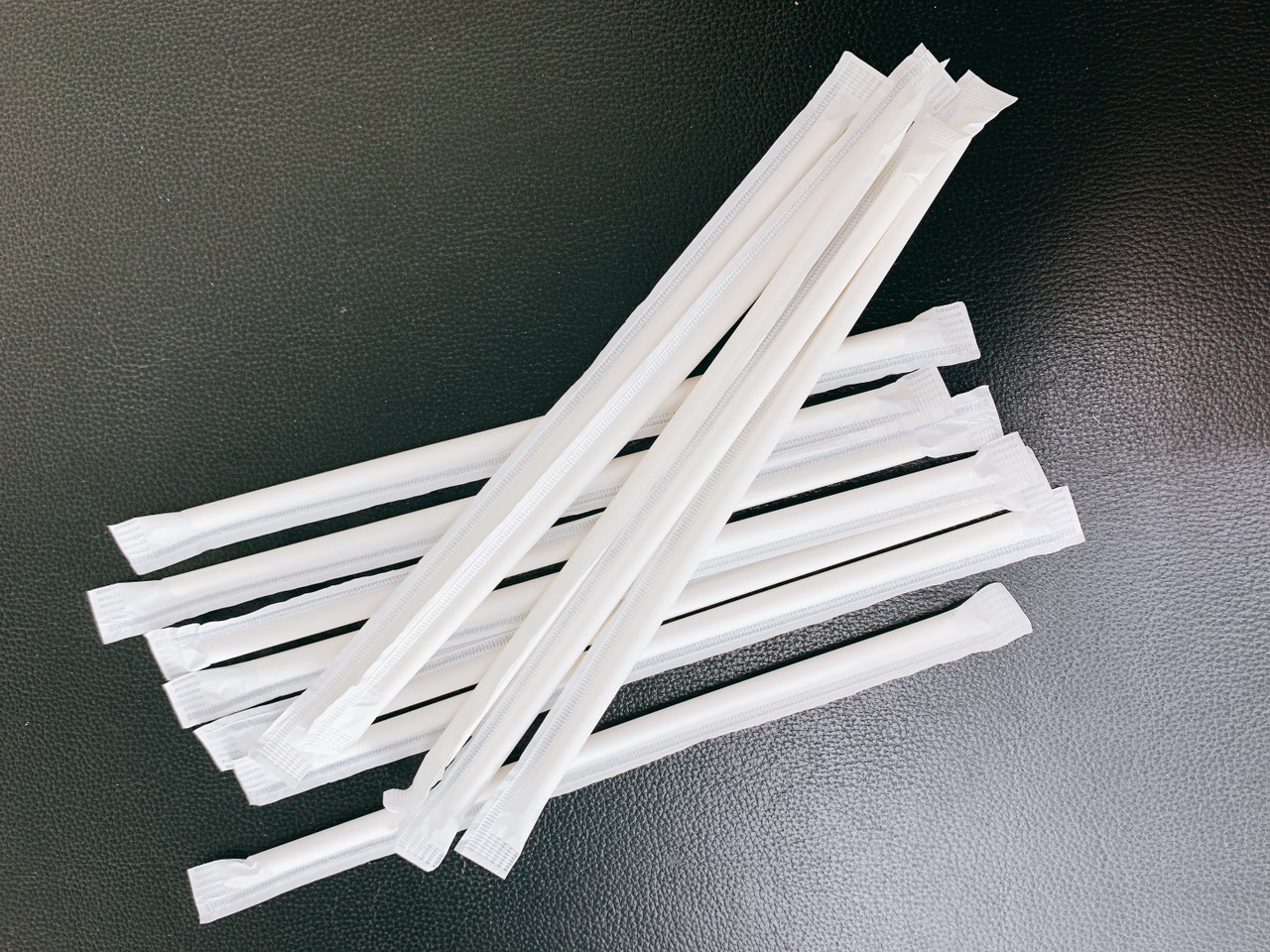 Ống hút giấy cao cấp Clean Paper Straw _ thùng 2500 ống có bọc giấy kích thước 6mm x 197mm dùng uống cà phê nước ép... ( take away)