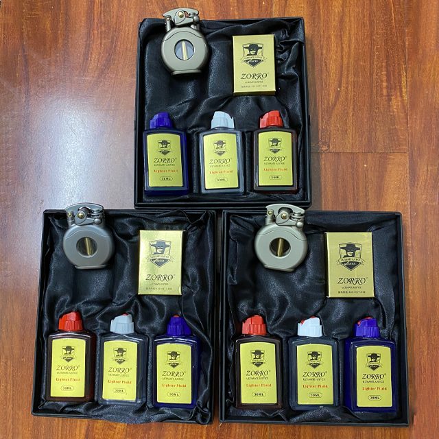 Vỏ Hột Quẹt Bật Lửa Xăng Bấc Đá Zorro Lộ Thiên - Tặng 3 bình xăng màu ( full box ) Đẹp Độc Lạ Tiện Dụng 686