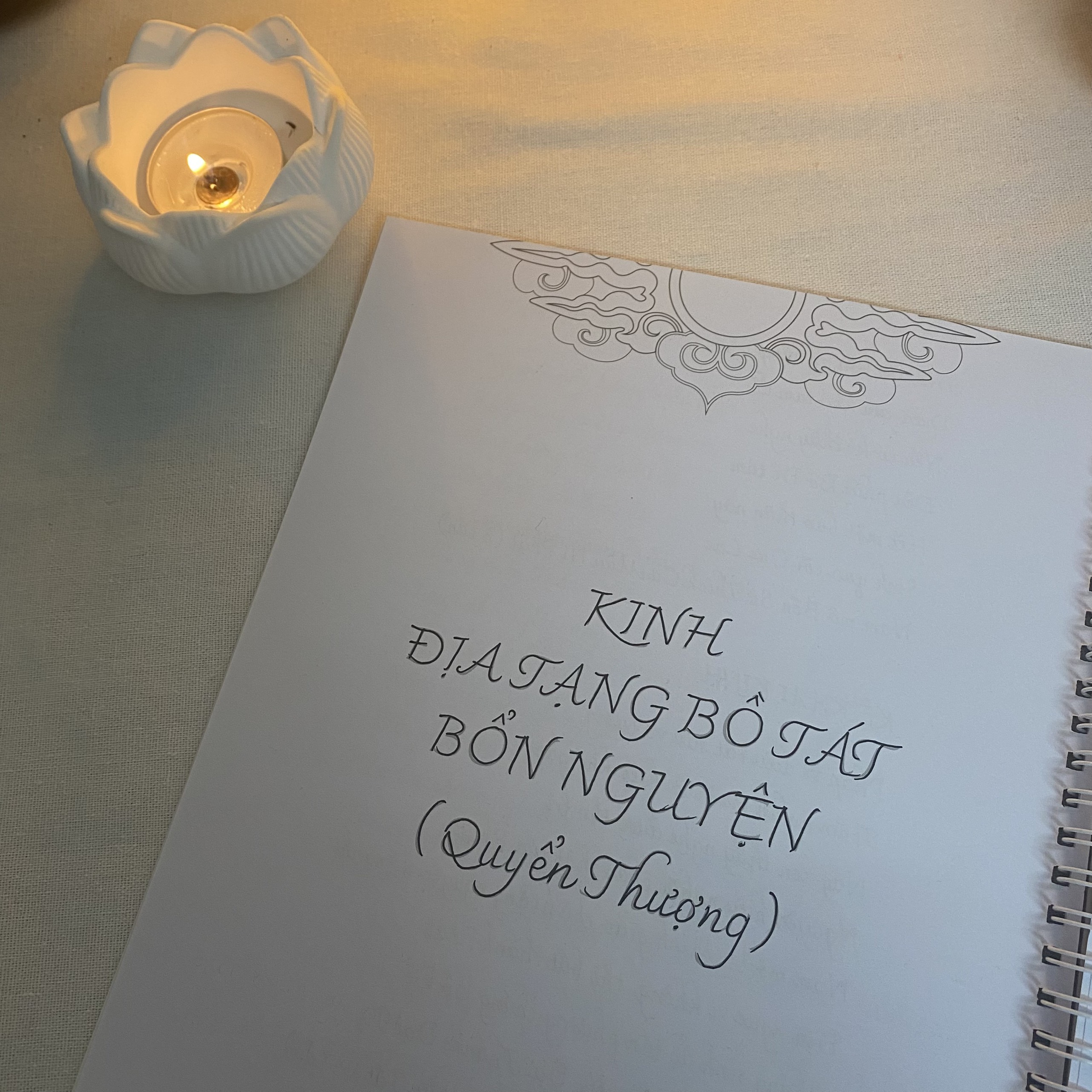 Sổ tay chép kinh Địa Tạng Bồ Tát Bổn Nguyện (chữ mờ)