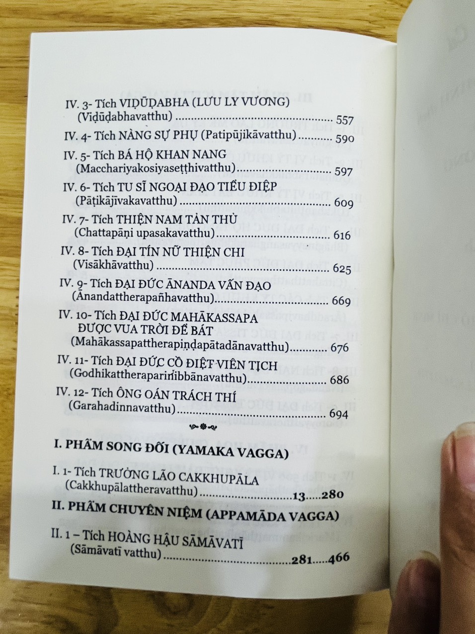 Bộ 2 quyển sách Chú Giải Kinh Pháp Cú ( Quyển 1 -2)