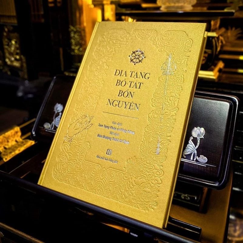 Kinh Diệu Pháp Liên Hoa + Kinh Địa Tạng (bản cao cấp) (bìa vàng, cứng)