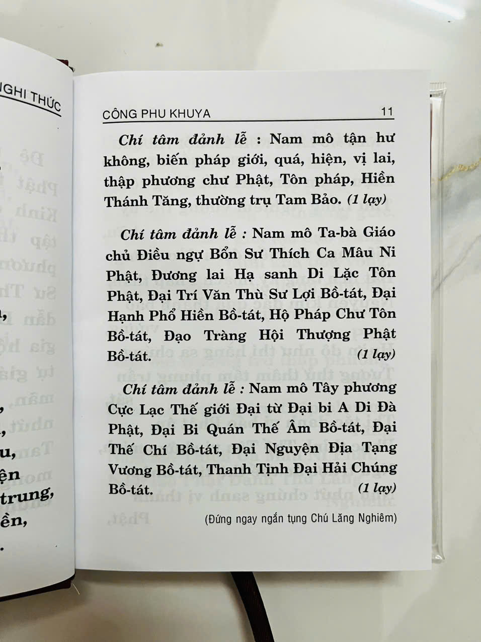 Kinh Nhật Tụng khổ 11.5x15.5 bìa cứng , tặng kèm bao sách
