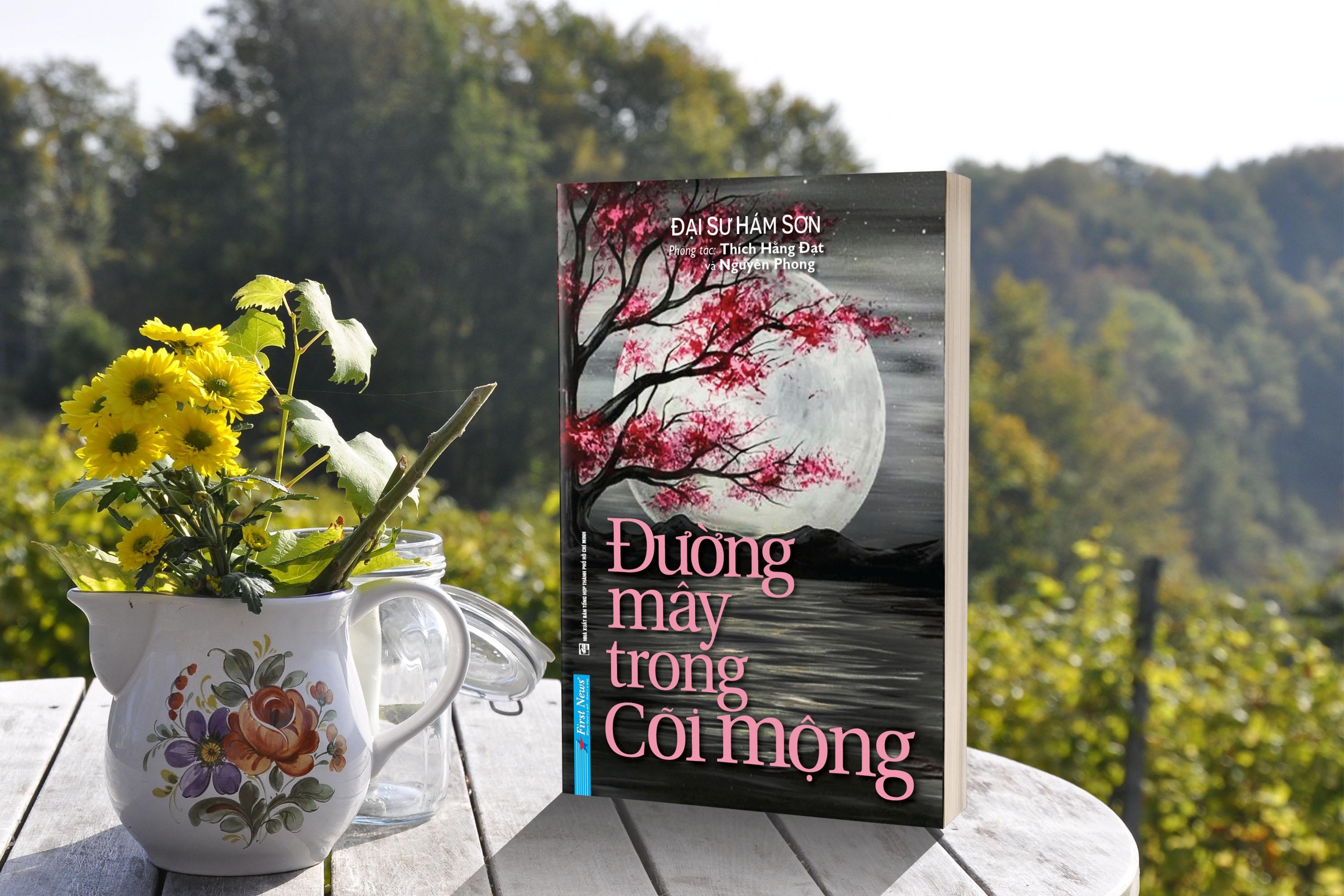 Đường Mây Trong
Cõi Mộng