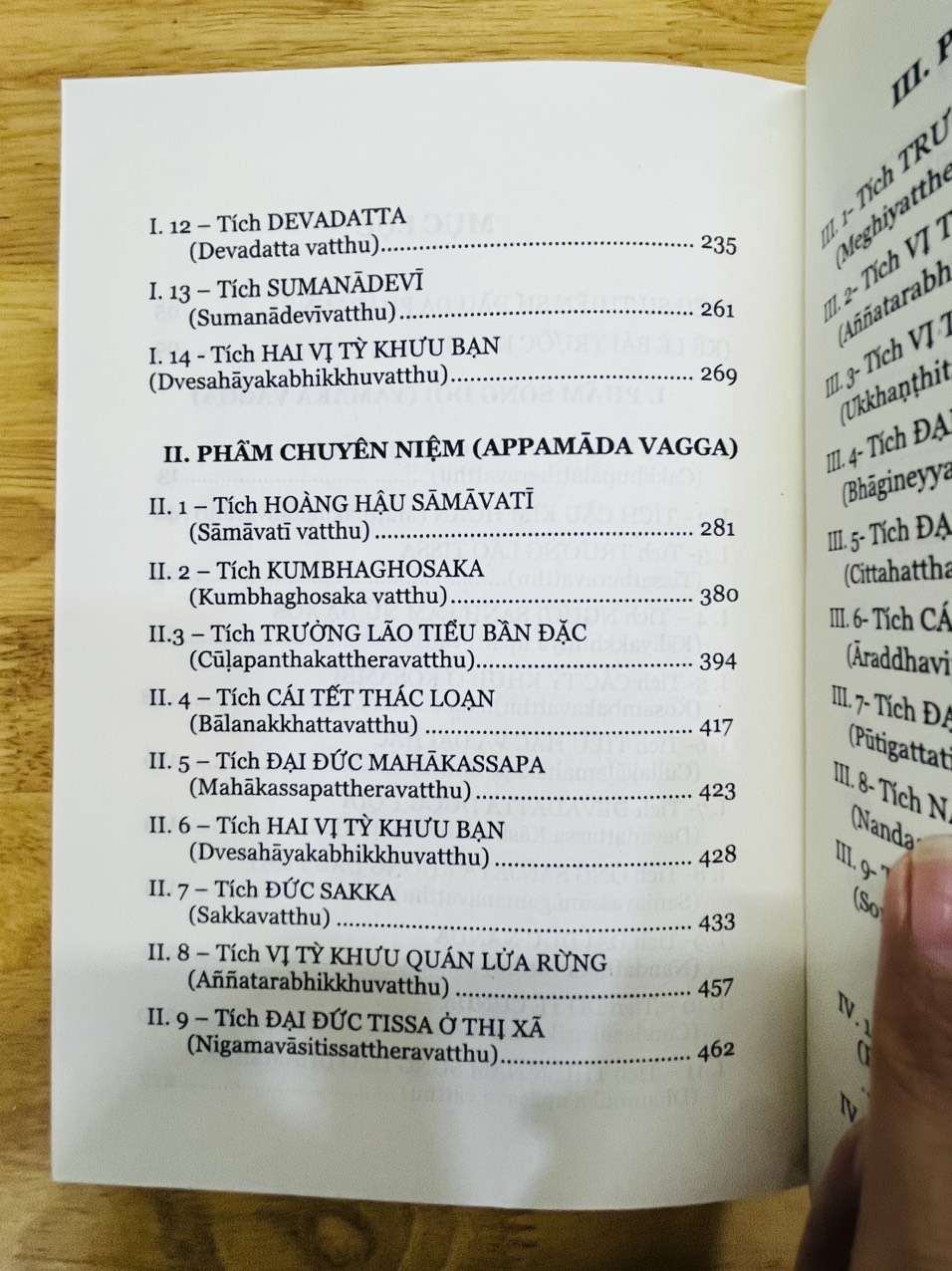 Bộ 2 quyển sách Chú Giải Kinh Pháp Cú ( Quyển 1 -2)