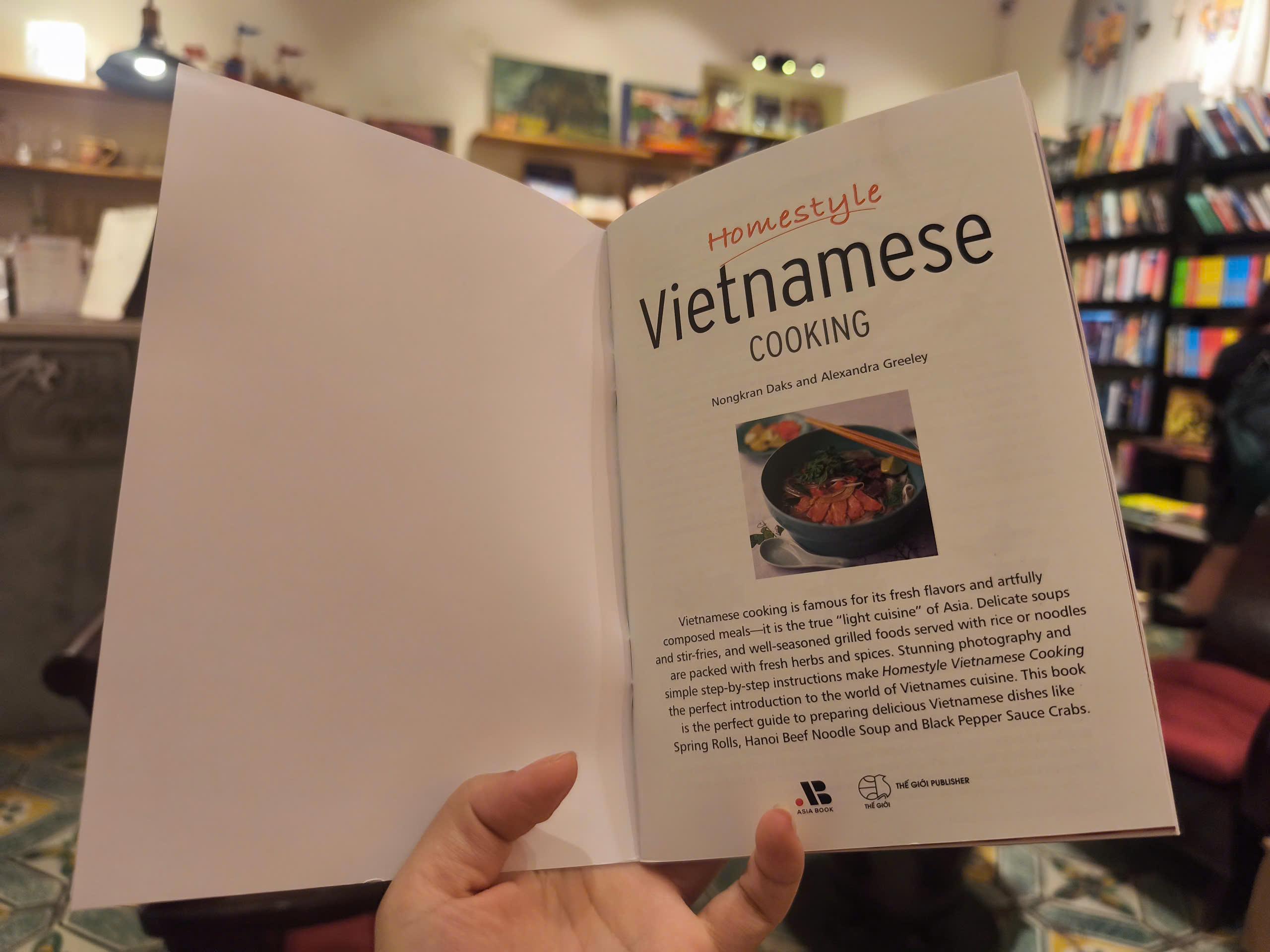 Sách - Homestyle Vietnamese Cooking by Nongkran Daks - Periplus Mini Cookbooks