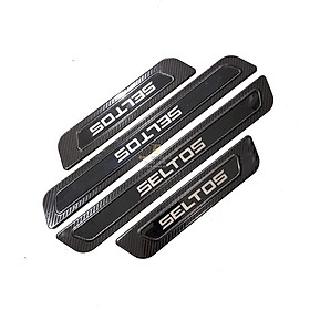 Ốp bậc cửa, nẹp bước chân trong, ngoài Carbon xe Kia Seltos 2020- 2021- 2022, vân cacbon cao cấp
