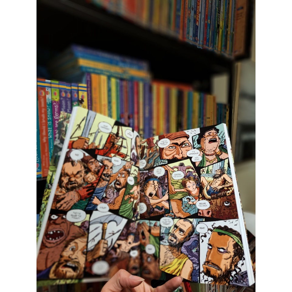 Sách - Democracy: a remarkable graphic novel about the world