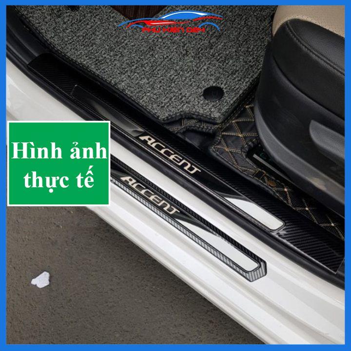 Bộ nẹp bước chân trong ngoài vân Cacbon xe Accent 2018-2019-2020 chống trầy làm đẹp ô tô