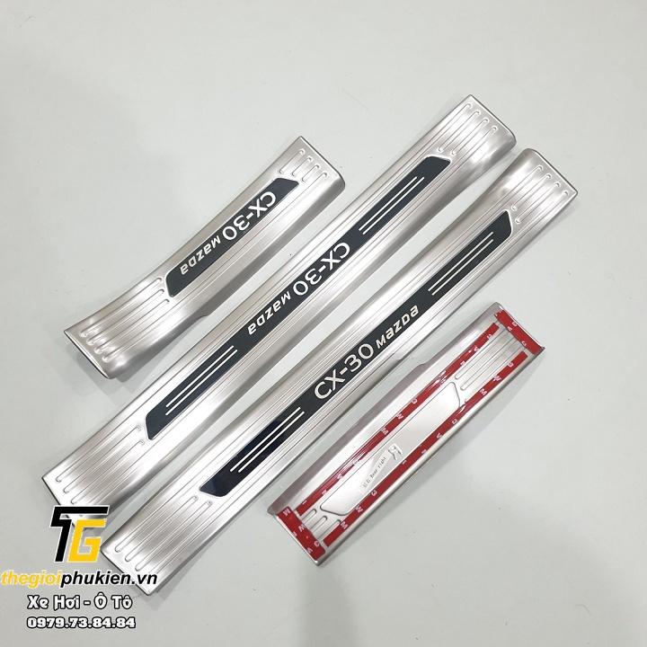 Bộ Ốp bậc, Nẹp bước chân Mazda CX30, CX-30 – Mẫu Inox