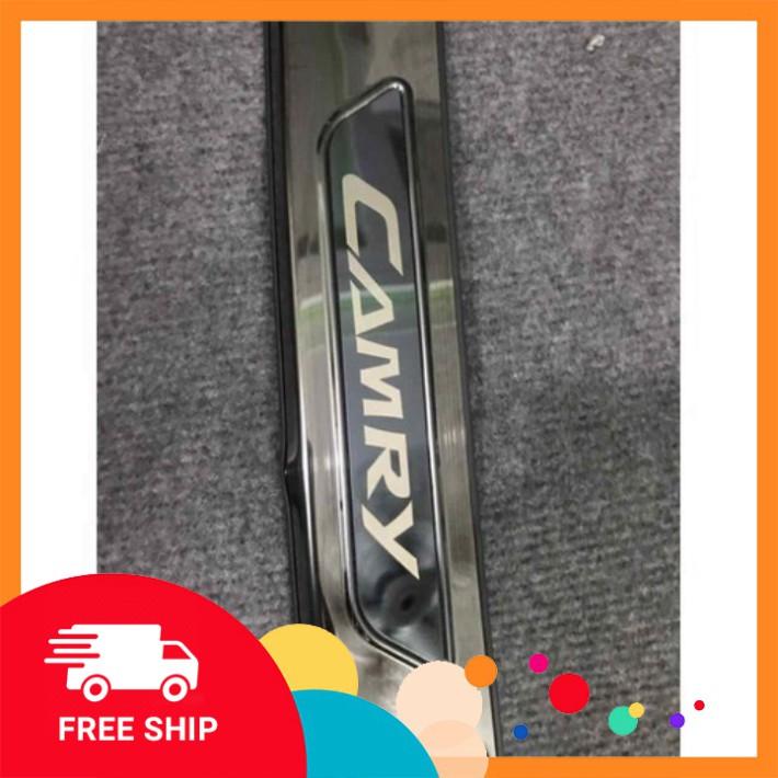 full bộ ốp bậc cốp trong, ngoài dành cho xe TOYOTA CAMRY 2019-2020 mẫu titan- ốp chống xước bậc cốp sau xe ô tô