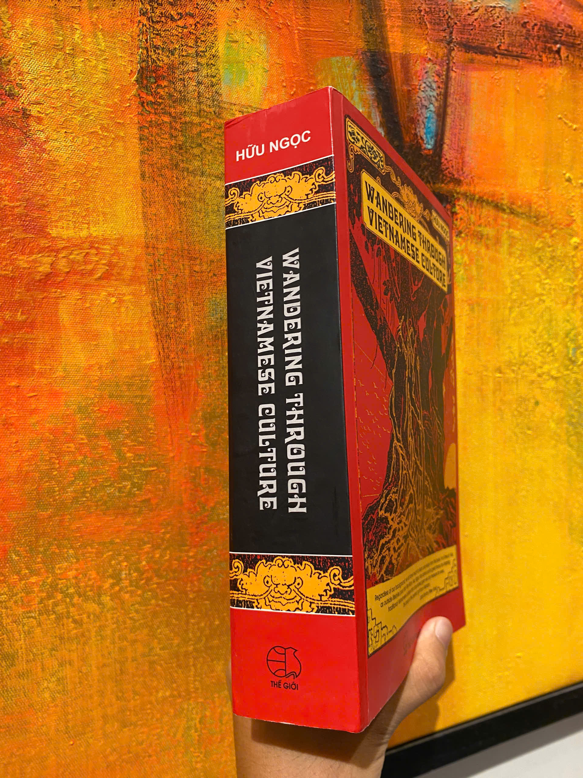 Sách - Wandering Through Vietnamese Culture by Nguyễn Hữu Ngọc \ Vietnamese Cultural Book in English