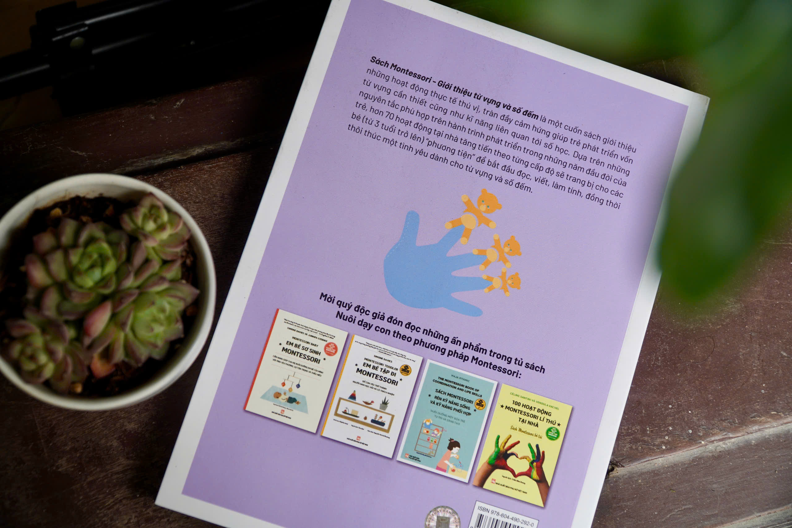 Sách Montessori – Giới Thiệu Từ vựng Và Số Đếm