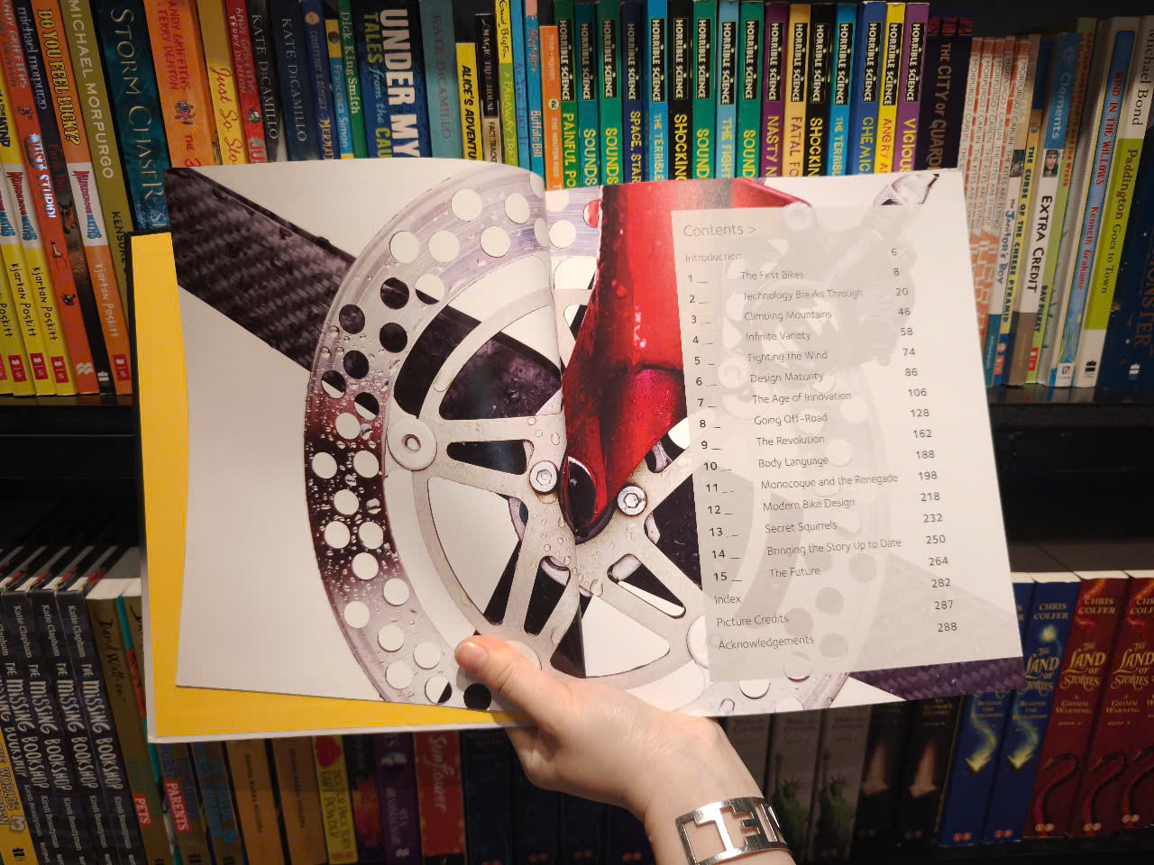 Sách - The Biography of the Bike: The Ultimate History of Bike Design by Chris Boardman