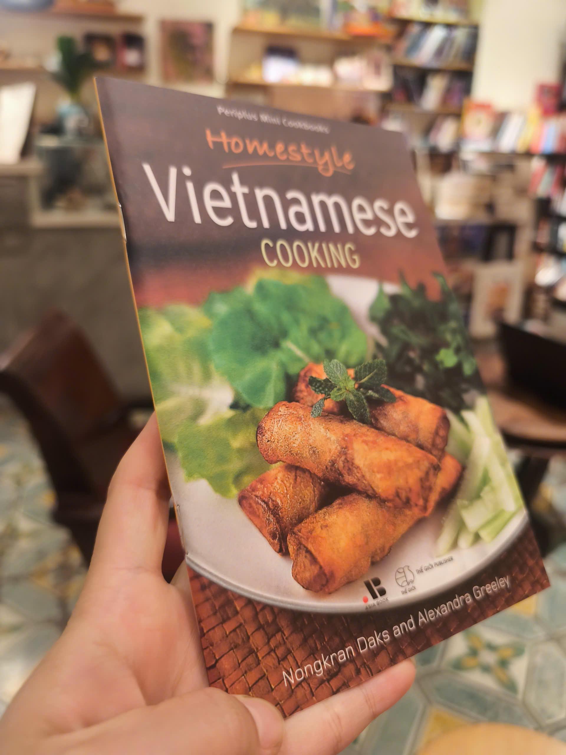 Sách - Homestyle Vietnamese Cooking by Nongkran Daks - Periplus Mini Cookbooks