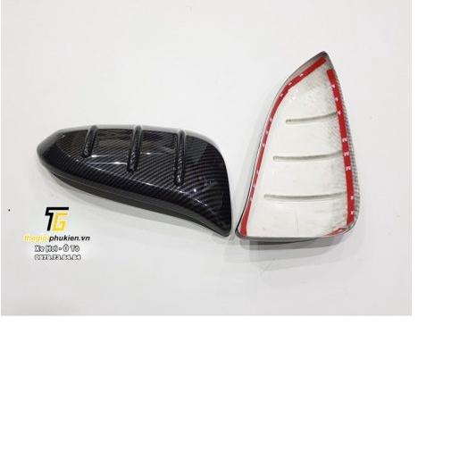 Bộ ốp gương chiếu hậu Toyota Innova 2017-2021, Fortuner 2017-2021 vân Carbon cap cấp