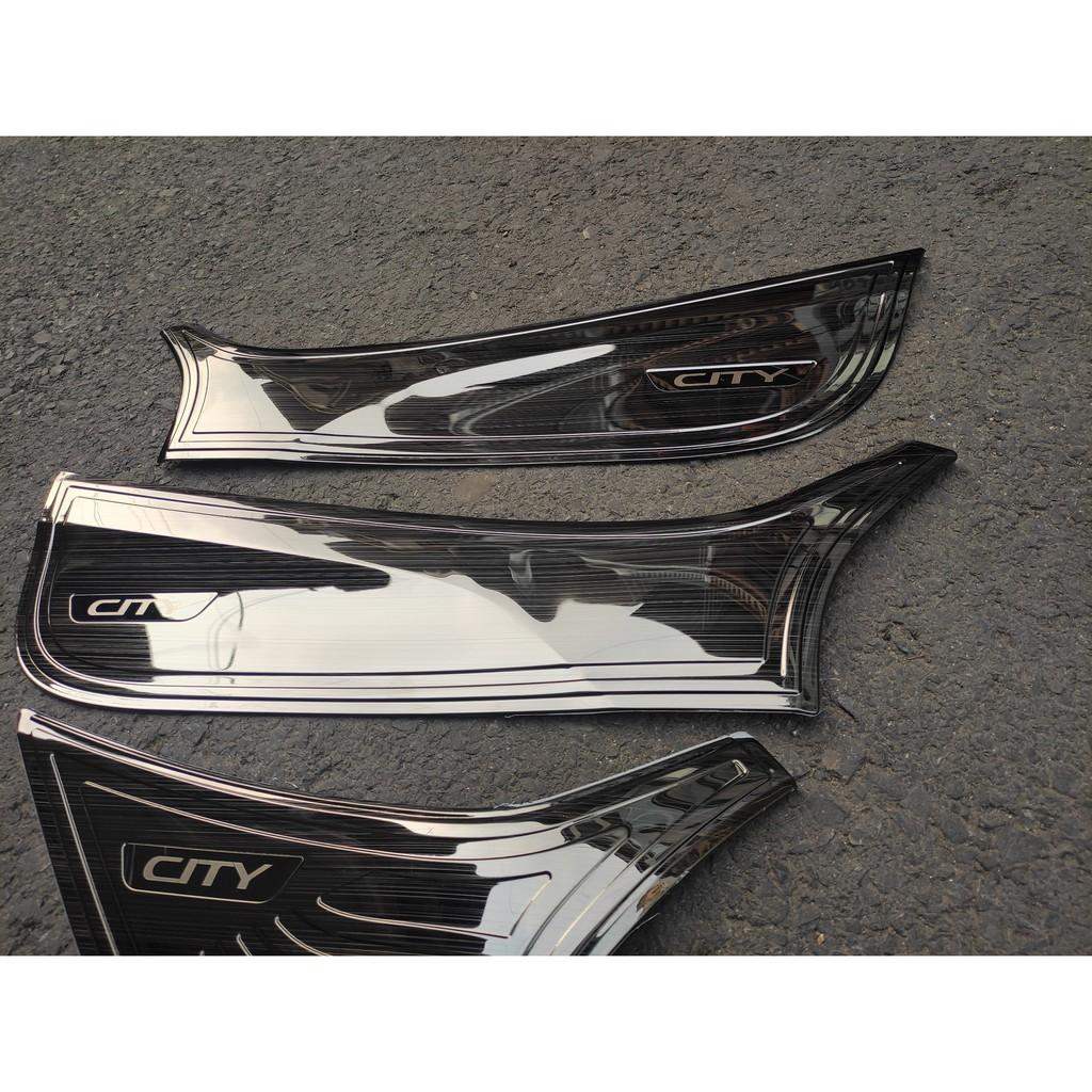 Bộ 4 ốp tapli cánh cửa xe Honda City đời 2014 đến 2019 2020 mẫu TITAN .