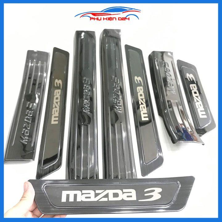 Bộ ốp bậc cửa trong ngoài nẹp bước chân Mazda 3 2015-2016-2017-2018-2019-2020 vân Titan chống trầy trang trí xe