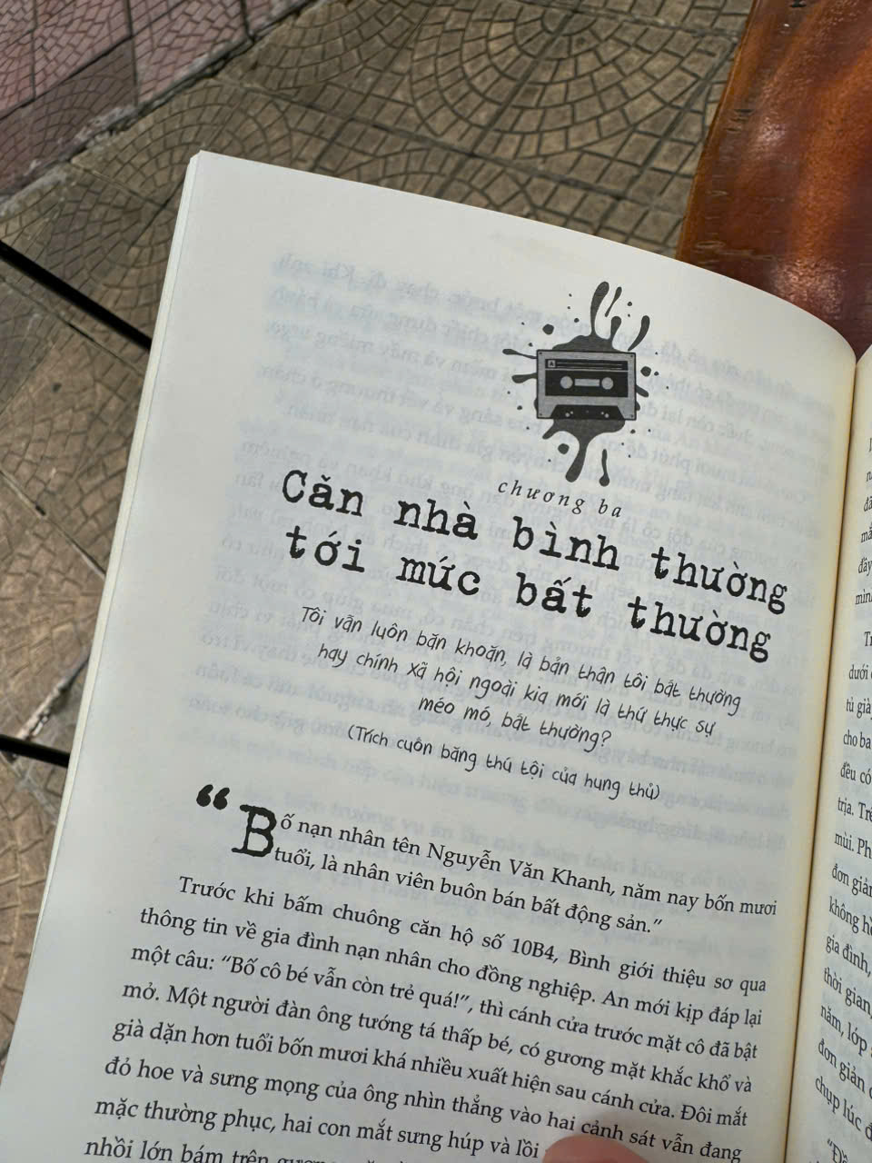 (Tặng kèm bookmark) KỲ ÁN TRÊN THÁP HOA HỒNG – Nguyễn Hoàng Nguyên – Az Việt Nam – NXB Dân Trí