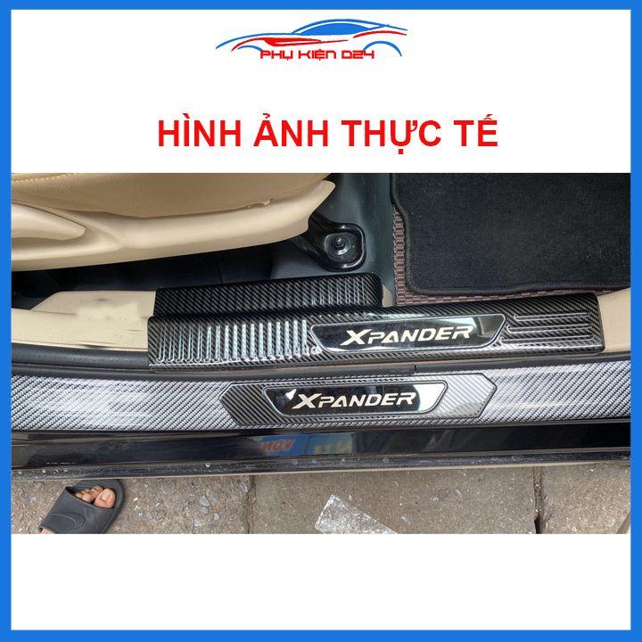 Bộ nẹp bước chân trong ngoài vân Cacbon xe Xpander 2018-2019-2020 chống trầy làm đẹp ô tô