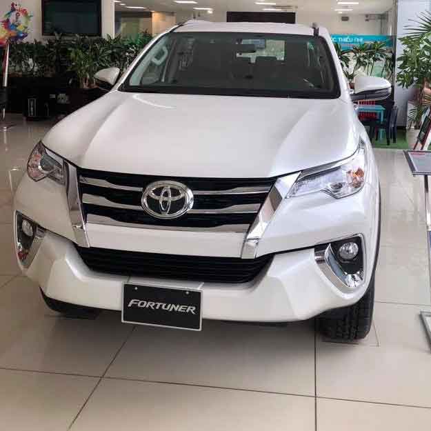 Ốp Trang Trí Mặt Ca Lăng, Calang Cho Xe Ô Tô Fortuner 2017-2020 Bên Trên