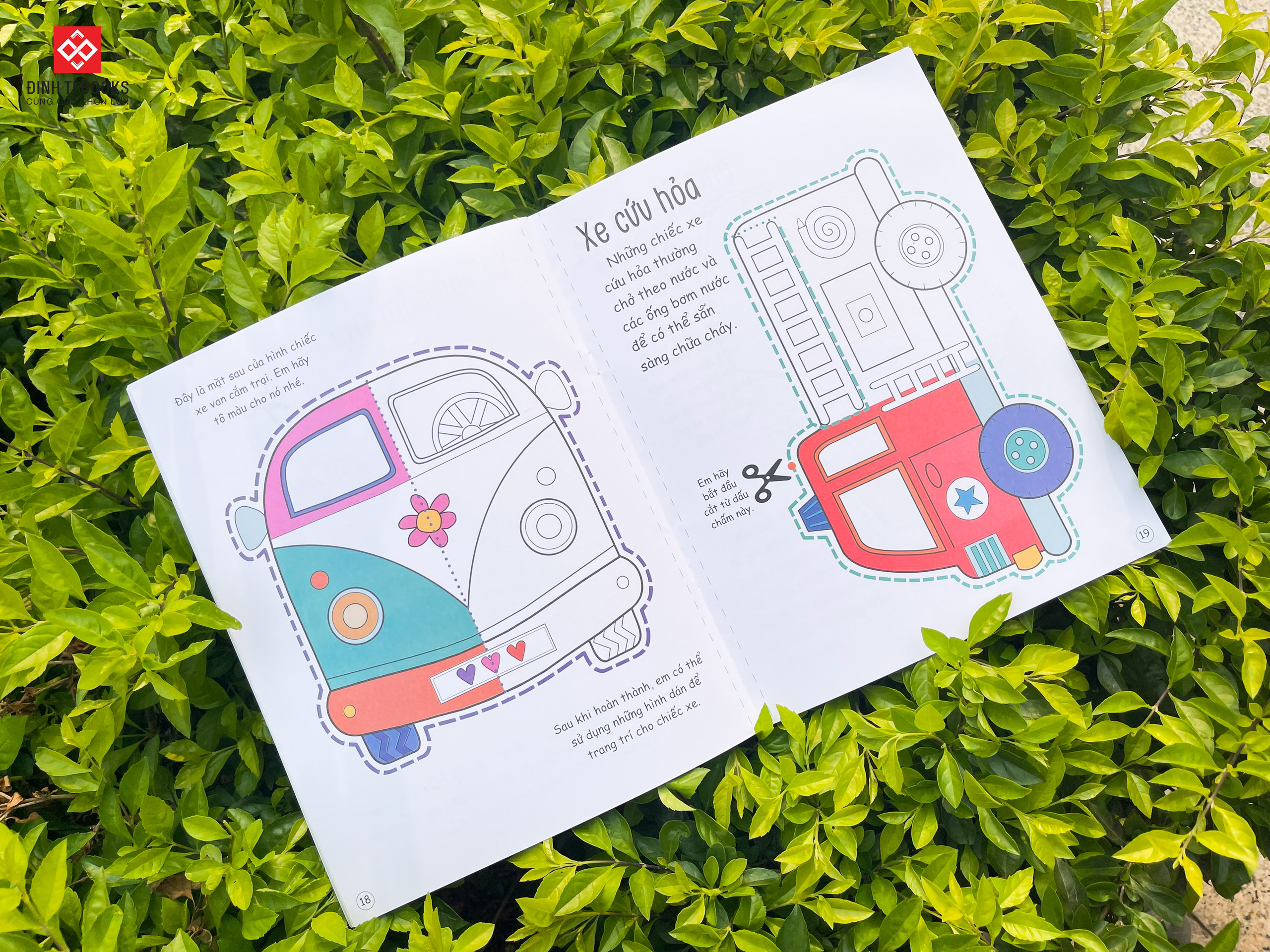 Sách - Cắt, gấp, tô màu - Hơn 20 hình dán và sticker rèn luyện kỹ năng cho trẻ 3 - 9 tuổi - Bộ 3 cuốn - Đinh Tị Books
