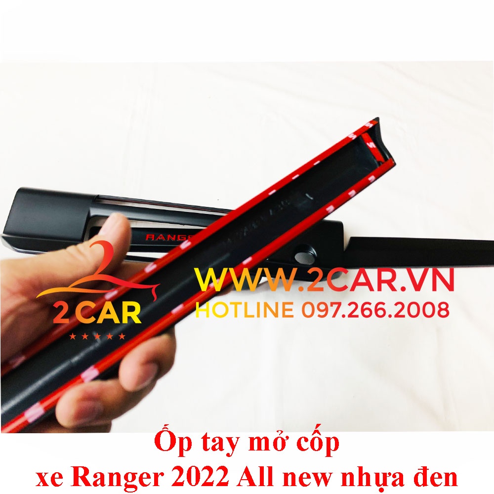 Ốp tay mở cốp xe Ford Ranger 2022, 2023 Nhựa Đen chữ đỏ cao cấp