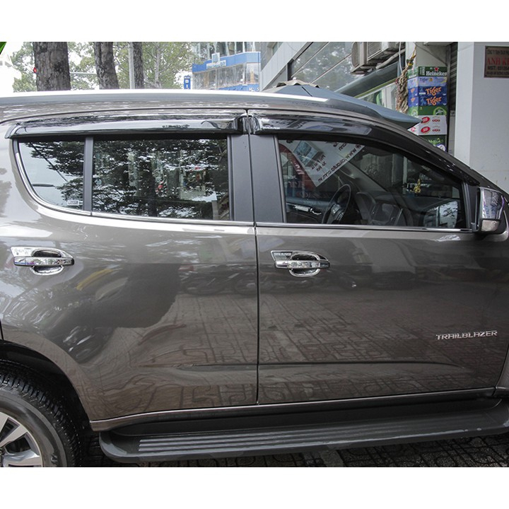 Vè che mưa xe Chevrolet Trailblazer 2016-2023, Hàng nhựa đen dày cao cấp