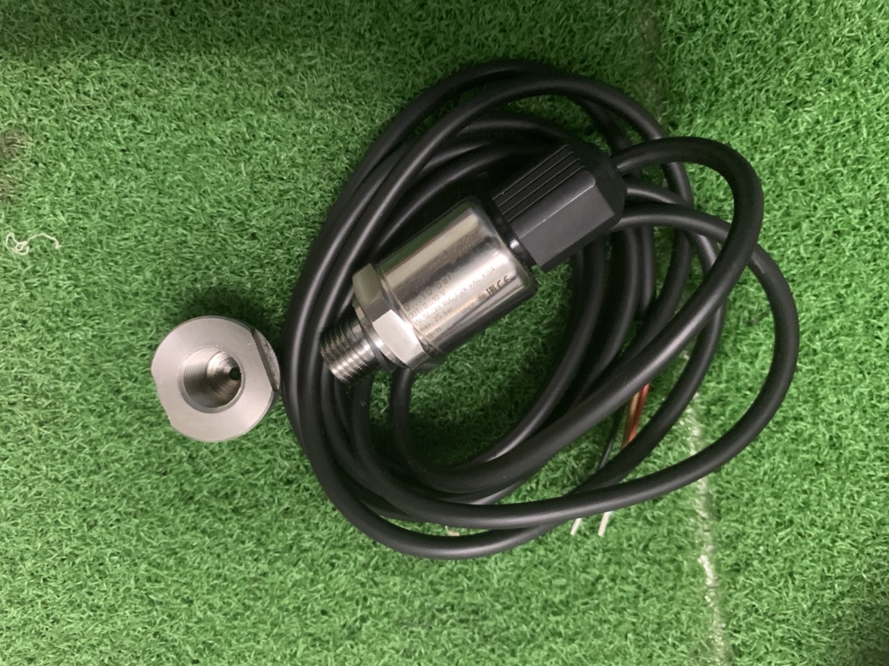 Cảm biến áp suất 0-10 bar , out 0-10 Vdc Schneider SPP110 | Chính hãng |