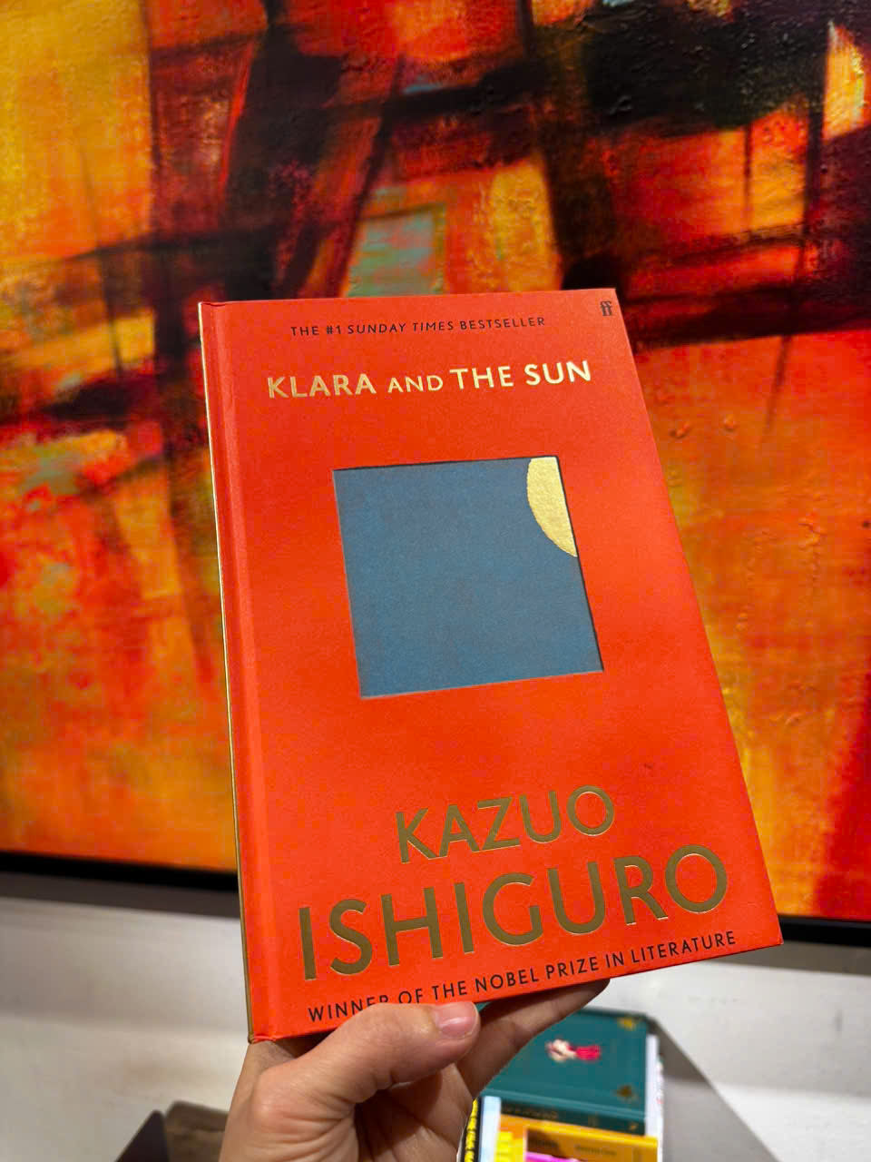 Sách - Klara and the Sun by Kazuo Ishiguro - Tác giả đạt giải Nobel, Tiểu thuyết tiếng Anh, Sách đoạt giải, sách nhập khẩu, Bìa Cứng
