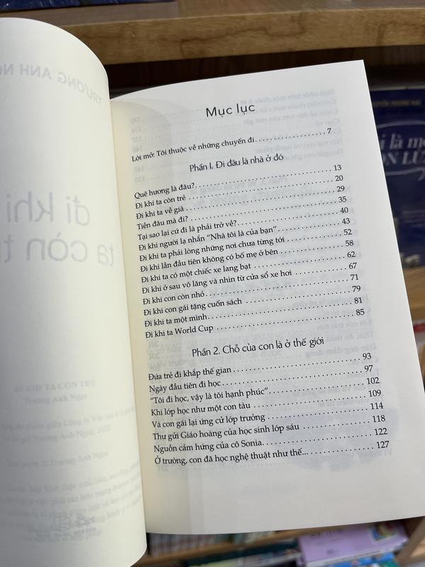 Sách - Đi khi ta còn trẻ (Nhã Nam HCM)