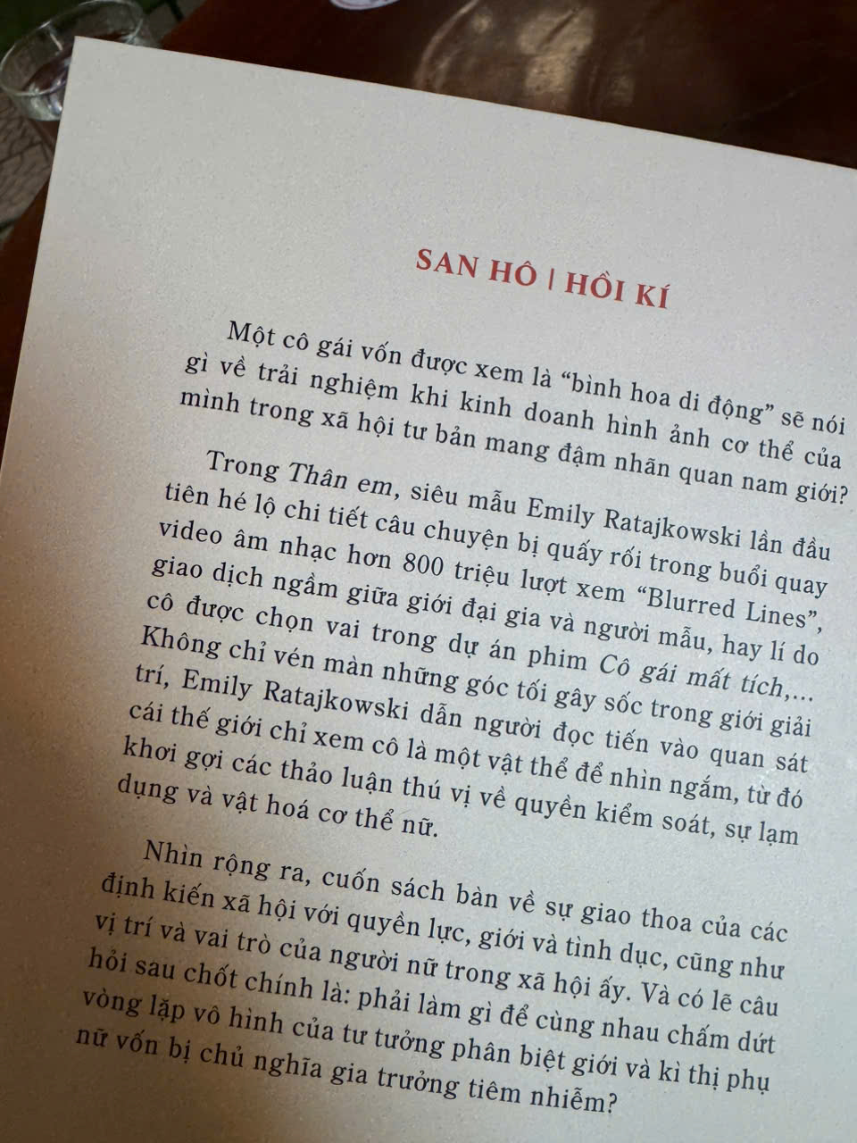 (New York Times Bestseller) THÂN EM – Emily Ratajkowski – Lan Võ dịch – San Hô - NXB Phụ nữ Việt Nam