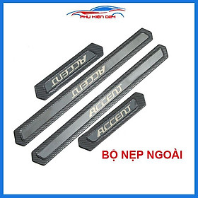 Bộ nẹp bước chân trong ngoài vân Cacbon xe Accent 2018-2019-2020 chống trầy làm đẹp ô tô