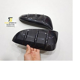 Bộ ốp gương chiếu hậu Toyota Innova 2017-2021, Fortuner 2017-2021 vân Carbon cap cấp