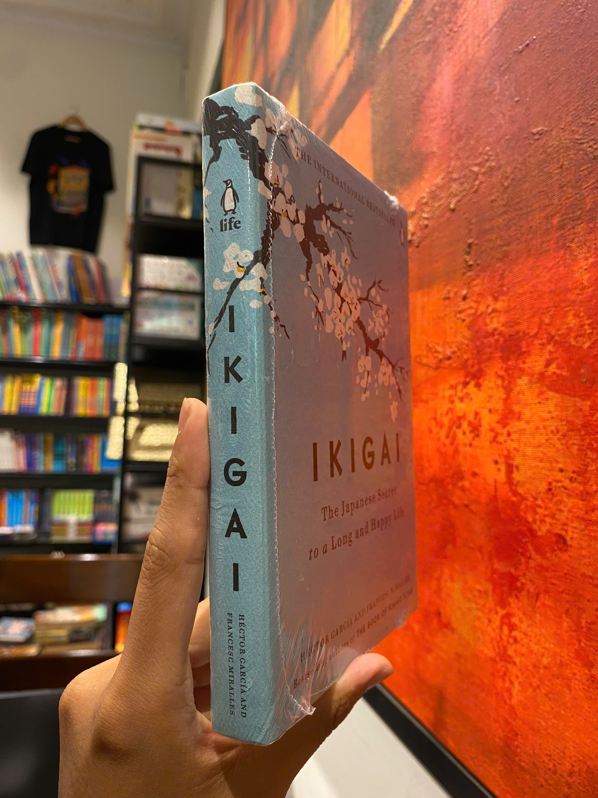 Sách - Ikigai: The Japanese Secret to a Long and Happy by Héctor García/Health, Fitness & Dieting