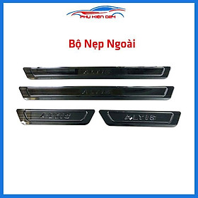 Bộ ốp bậc cửa trong ngoài nẹp bước chân Altis 2014-2015-2016-2017-2018-2019-2020-2021 vân Titan chống trầy trang trí xe